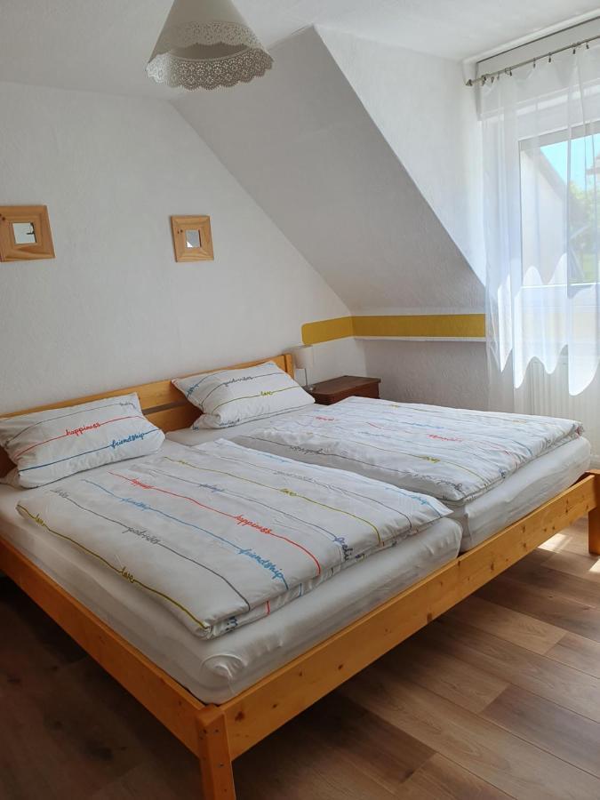Villa Haus Zwanzig à Weisel Extérieur photo