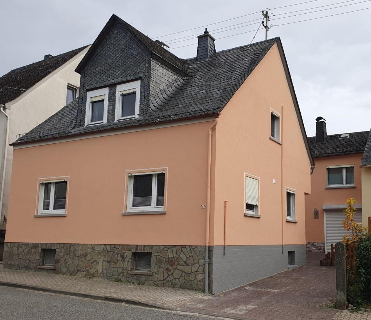 Villa Haus Zwanzig à Weisel Extérieur photo